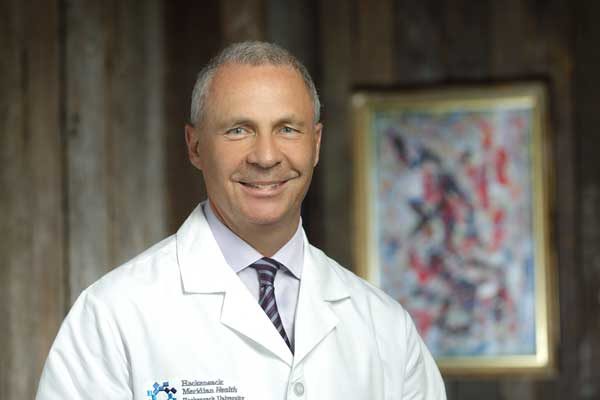 Headshot of Dr. Roth, neurosurgeon of New Jersey Brain and Spine and Chairman of Neurosurgery at Hackensack University Medical Center.